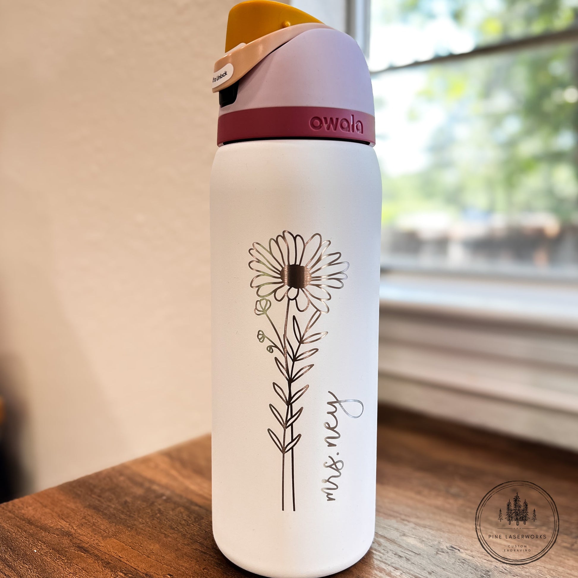 Personalized Owalla Birth Flower Water Bottle with Custom Engraving 32oz Stainless Steel Design featuring Monthly Flowers